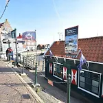Houseboat In Near Edam Botel Volendam