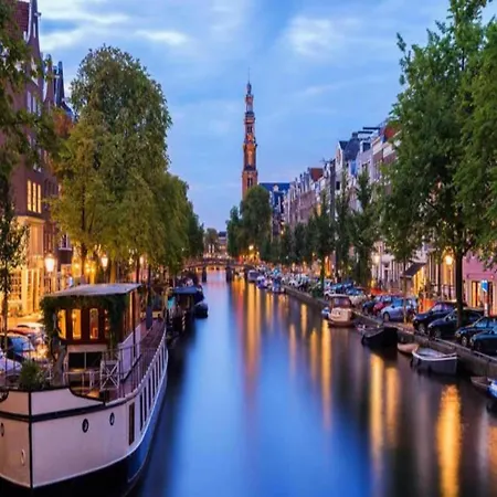 Houseboat In Near Edam Volendam