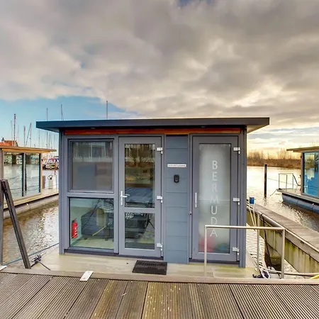 Houseboat In Near Edam Botel *