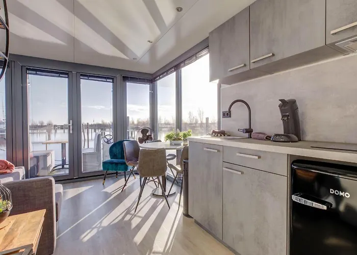 보트호텔 Houseboat In Near Edam