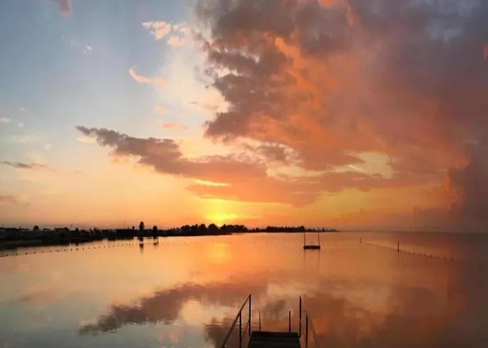 Houseboat In Near Edam 보트호텔 볼렌담