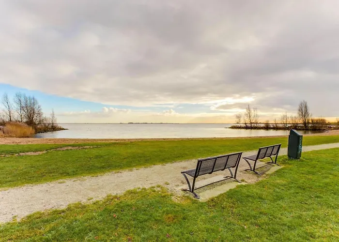 보트호텔 Houseboat In Near Edam *