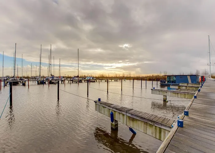 보트호텔 Houseboat In Near Edam 볼렌담