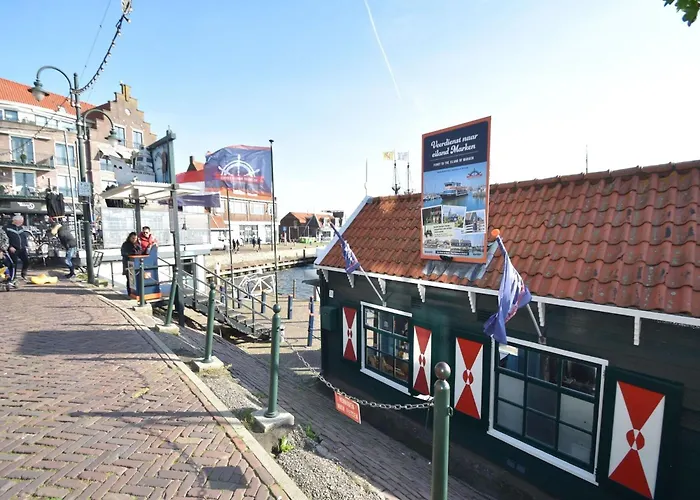 Houseboat In Near Edam 보트호텔 볼렌담