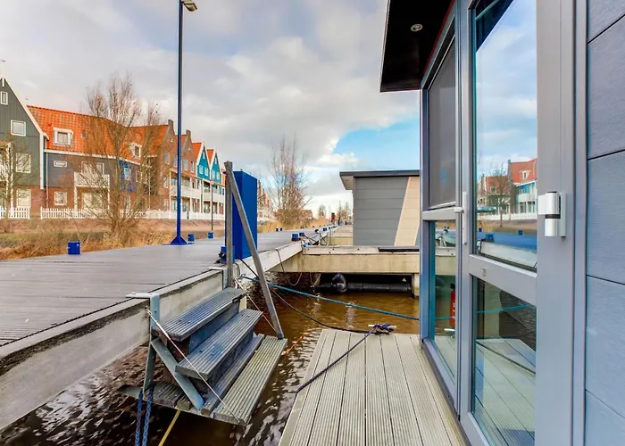 Houseboat In Near Edam 보트호텔 볼렌담